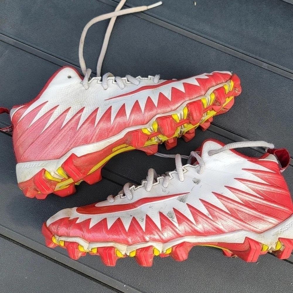 2/$20 Nike Red and White Baseball Spikes 5